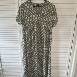 Chic Olive Patterned Maxi Dress
